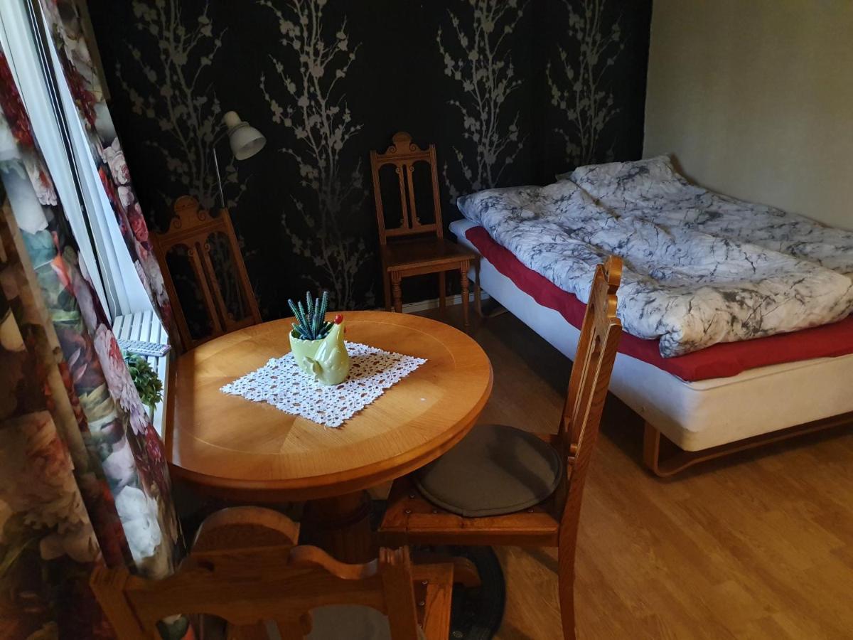Lugnt Boende Intill Ljungbyan Ljungbyholm Экстерьер фото